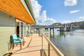 Riverfront Apt in Old Town Florence!